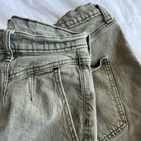 Universal Thread Green Jean Shorts Classic Design - Picture 5 of 5